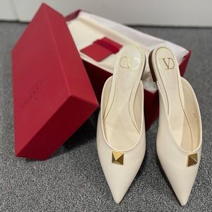 Valentino Garavani, Roman Stud Pointed White Mules, Size 36, With box, like new